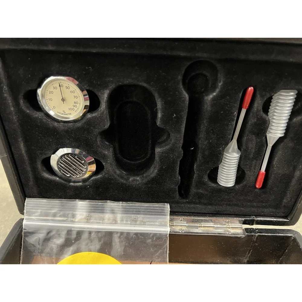 1915 Thompson & Co., Inc. Black Vinyl Cigar Humidor Box - Partial Accessories